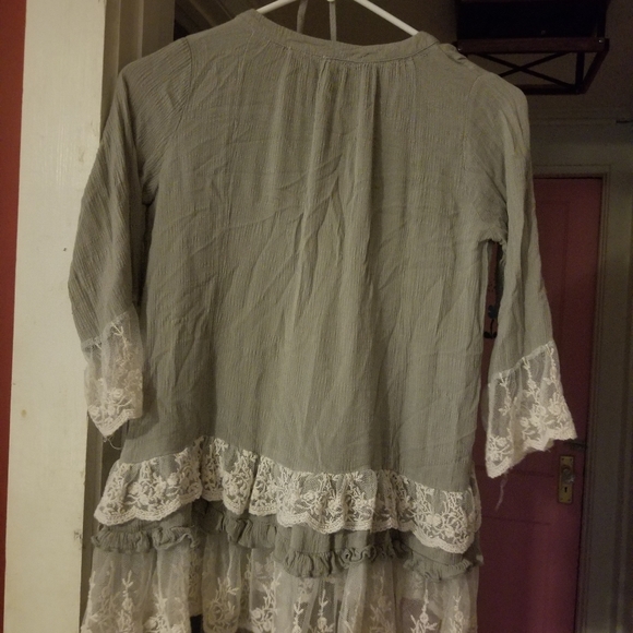 Adorable girls dress shirt - Picture 2 of 4